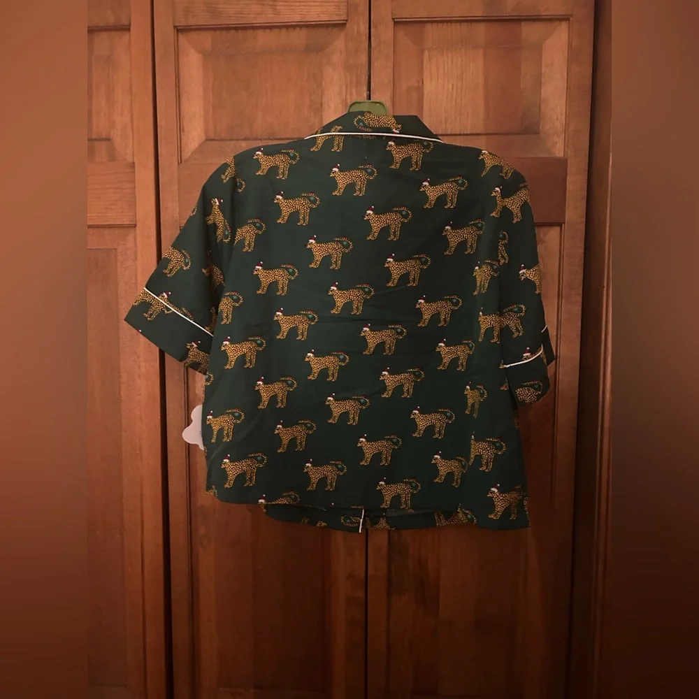 Bouffants & Broker Hearts Women’s Sz M Green Cheetah Patterned Pajama Set - NWOT